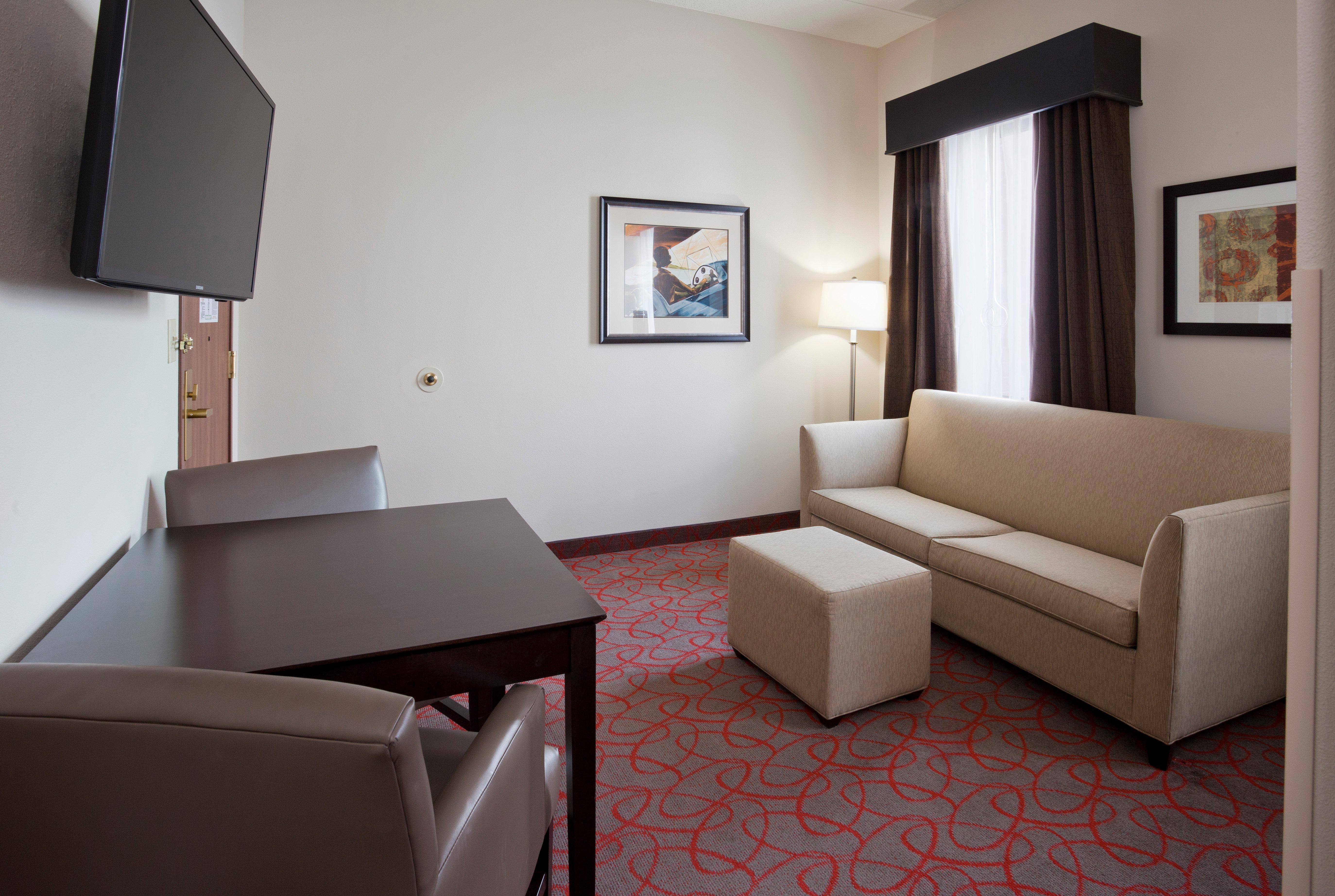 Holiday Inn Express & Suites Bloomington West By Ihg Exterior foto