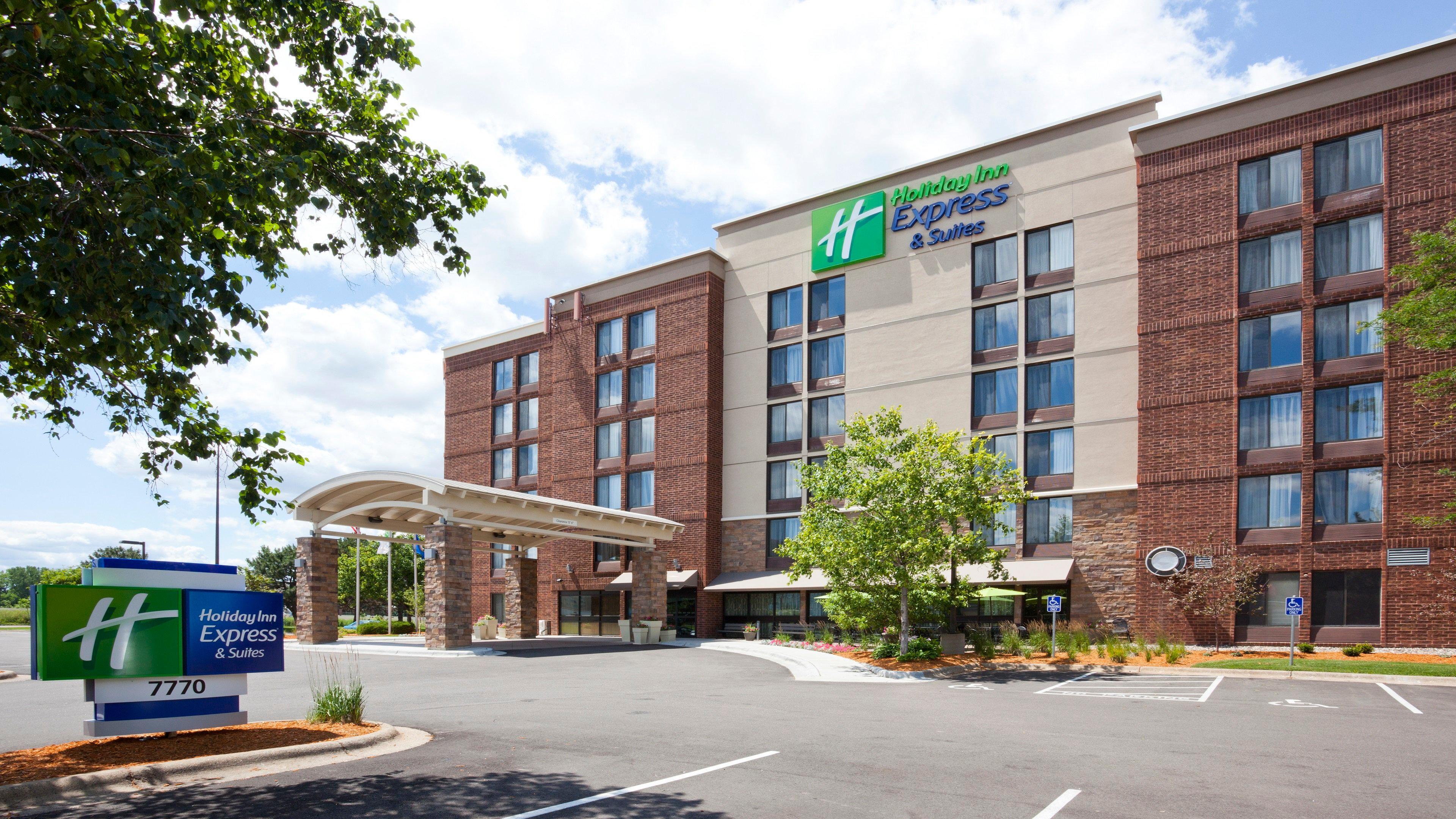 Holiday Inn Express & Suites Bloomington West By Ihg Exterior foto